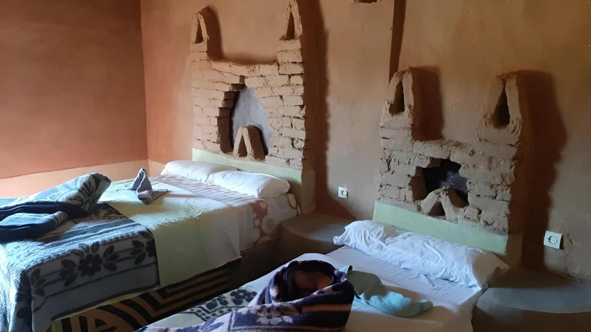 Auberge Dinosaur Kem Kem Tafraoute Sidi Ali Exterior foto